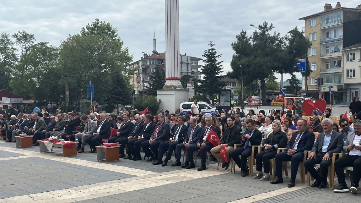 19 Mayıs Atatürk’ü Anma, Gençlik ve Spor Bayramını Coşkuyla Kutladık. 